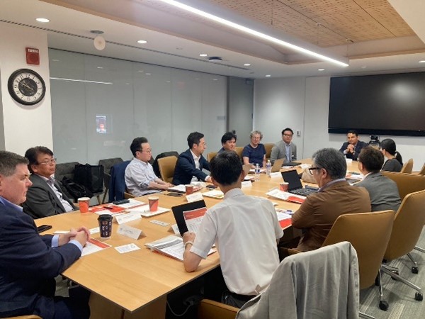 Discussion with faculty members of the College of Medicine